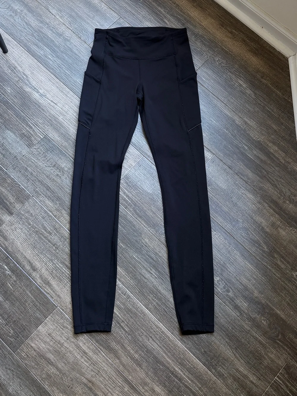 lululemon athletica Black Workout Leggings with Hidden Pocket sz 4